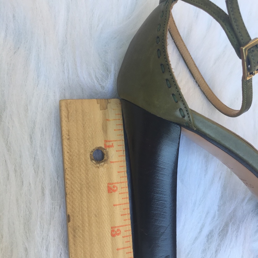 Authentic Gucci Sandals - Picture 6 of 6